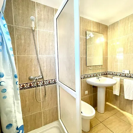 Family Studio, Wifi, Heated Pool, Tenerife South Apartment *