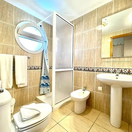 Family Studio, Wifi, Heated Pool, Tenerife South Apartment
