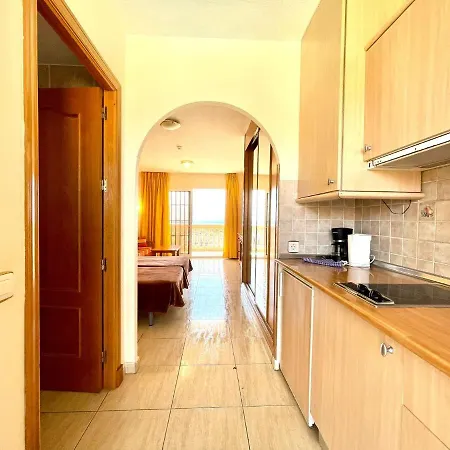Family Studio, Wifi, Heated Pool, Tenerife South Apartamento Costa del Silencio
