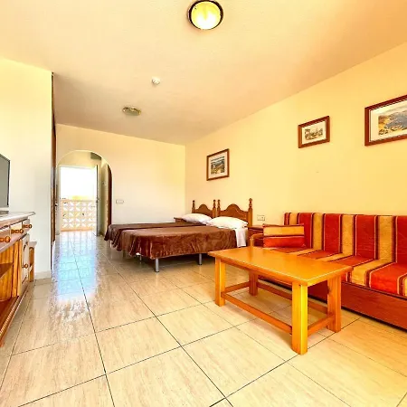 Family Studio, Wifi, Heated Pool, Tenerife South